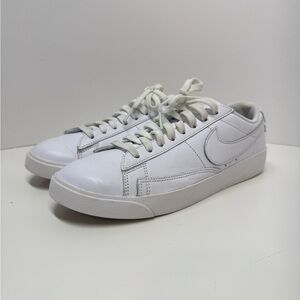 Nike Blazers low top women’s sz 8